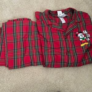 Disney Store Mickey Mouse Men’s Pajamas - Size Large!